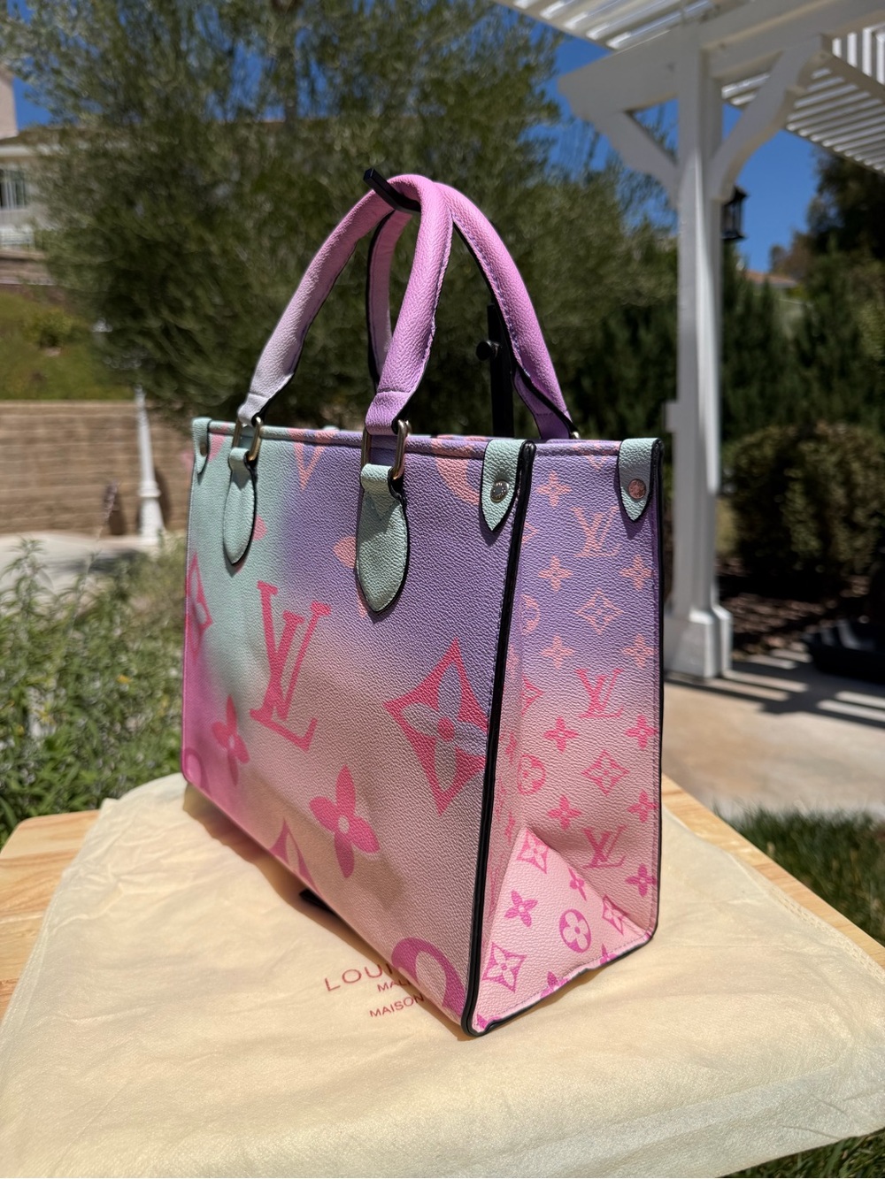 Gradient Monogram Bag - Picture 3 of 12